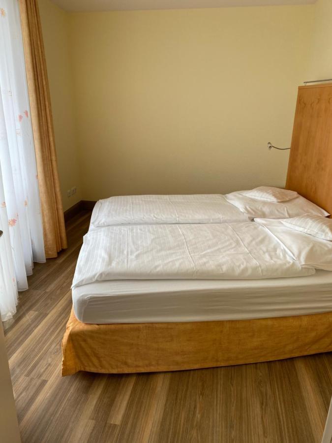 בנסרסיל Nordseehotel Benser Hof Am Hafen מראה חיצוני תמונה