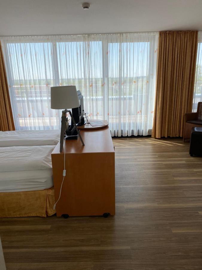 בנסרסיל Nordseehotel Benser Hof Am Hafen מראה חיצוני תמונה