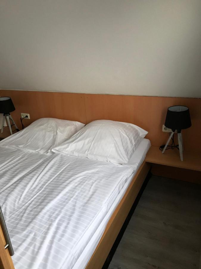 בנסרסיל Nordseehotel Benser Hof Am Hafen מראה חיצוני תמונה