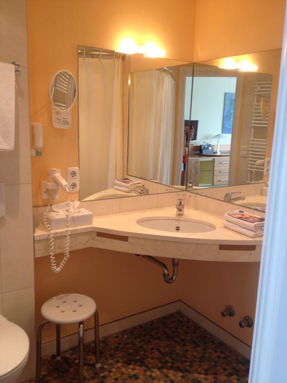 בנסרסיל Nordseehotel Benser Hof Am Hafen חדר תמונה