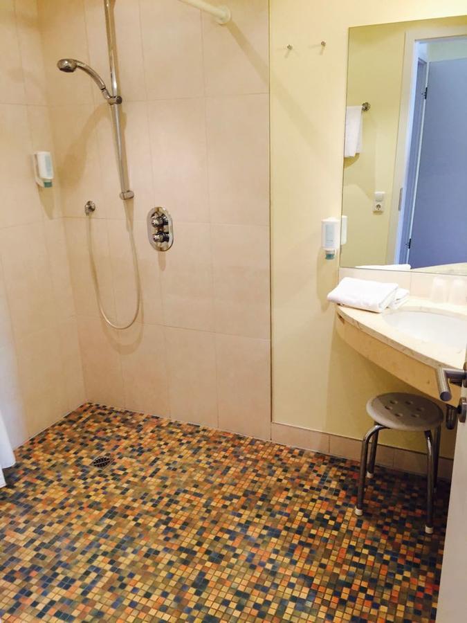 בנסרסיל Nordseehotel Benser Hof Am Hafen מראה חיצוני תמונה