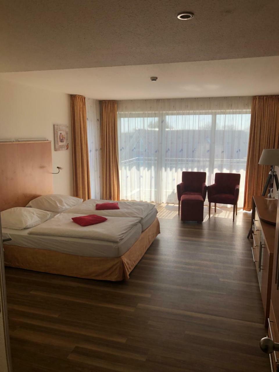 בנסרסיל Nordseehotel Benser Hof Am Hafen מראה חיצוני תמונה