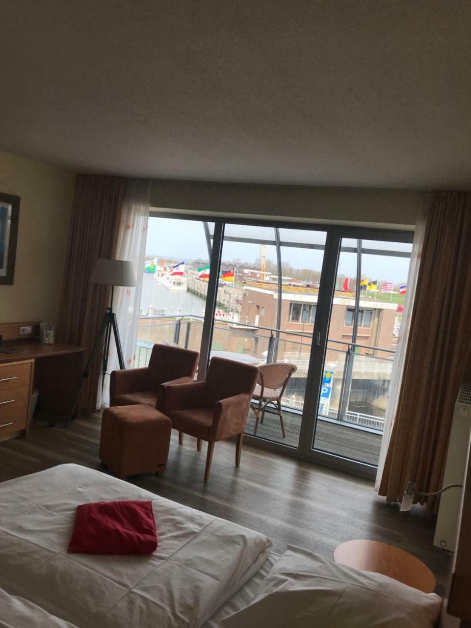 בנסרסיל Nordseehotel Benser Hof Am Hafen מראה חיצוני תמונה